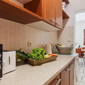 https://holiday-house-pineta-fazana-sea-view-mini-wellness.in-istria.net